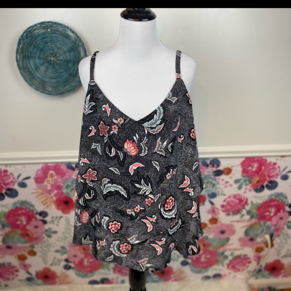 Torrid Size 2 Black Pink Floral Whimsical Tank